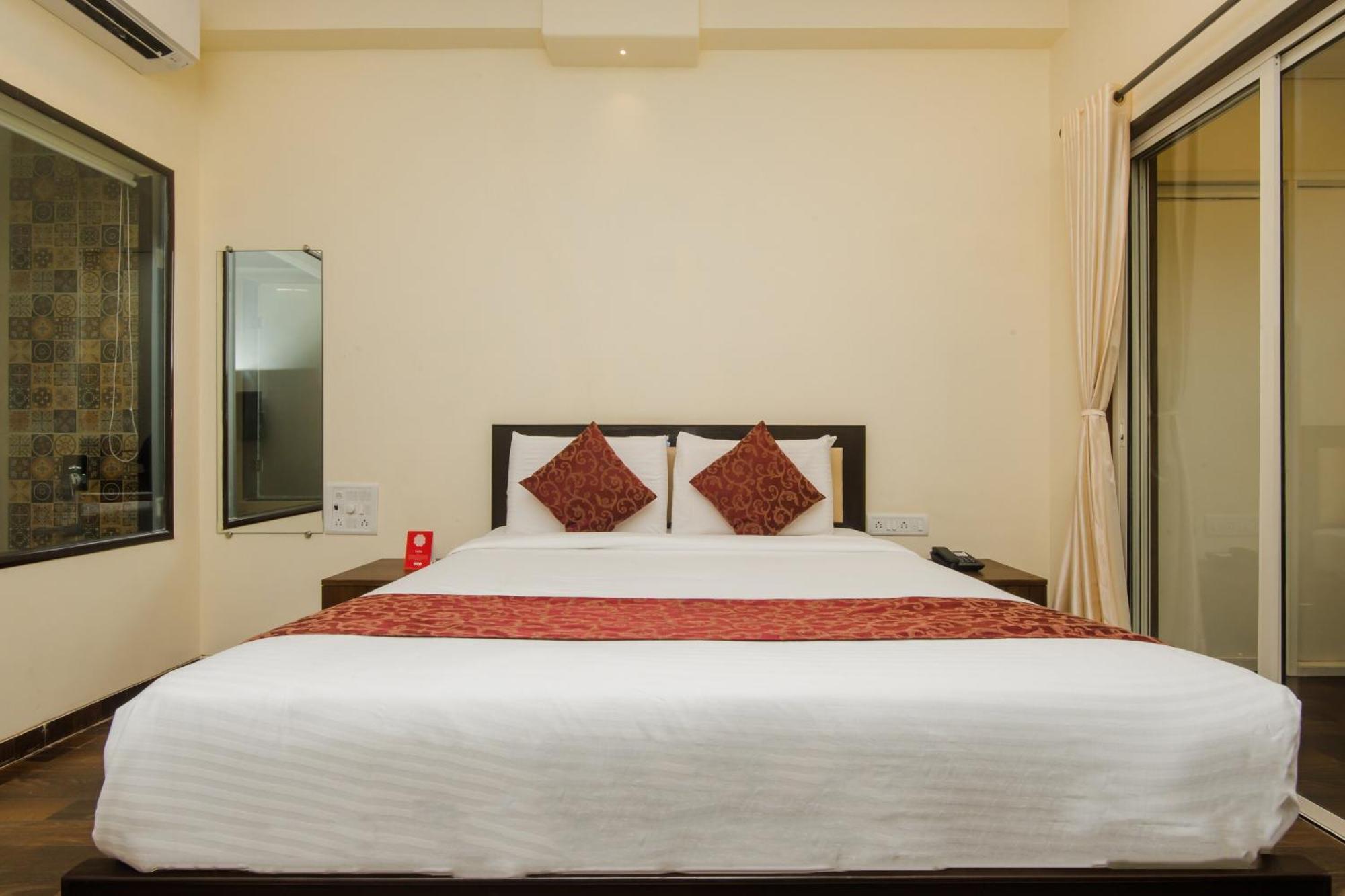 Super Hotel O Divine Residency Near Phoenix Marketcity Bombaim Exterior foto