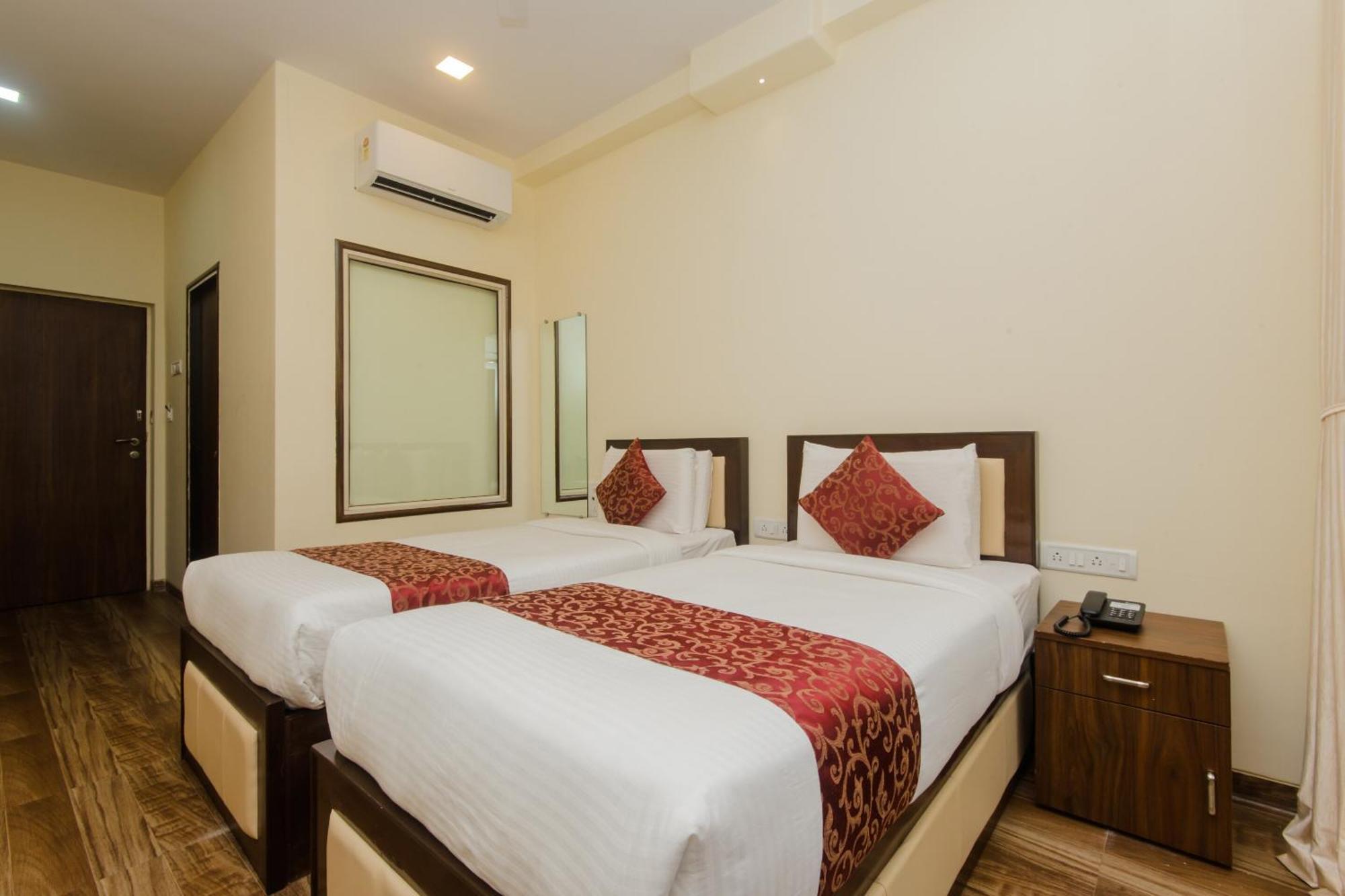 Super Hotel O Divine Residency Near Phoenix Marketcity Bombaim Exterior foto