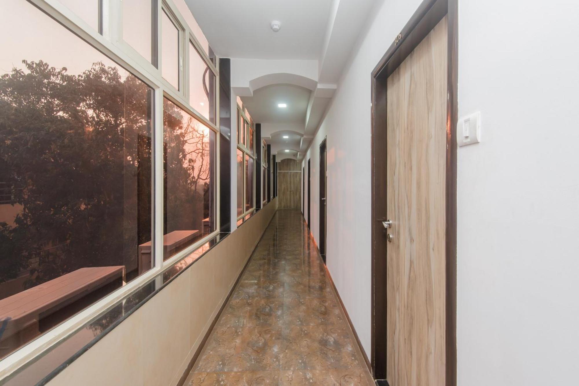 Super Hotel O Divine Residency Near Phoenix Marketcity Bombaim Exterior foto